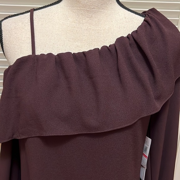 62. 1.State Off Moody Hues Off Shoulder Top in Dark Oxblood, Size X-Small - Picture 3 of 11